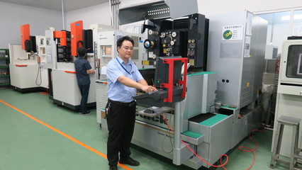 張更勤與數(shù)控設(shè)備 推動現(xiàn)代制造業(yè)的精密化發(fā)展